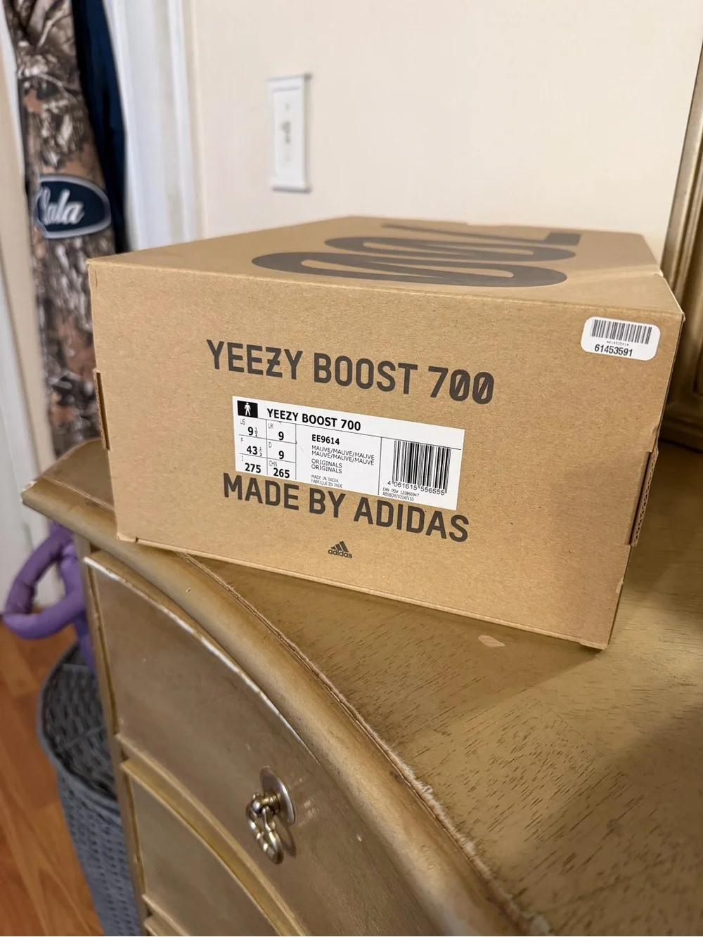Yeezy Boost 700 Mauve Sneaker